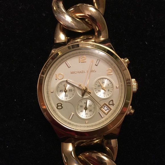 Micheal Kors Ladies watch - Picture 1 of 8